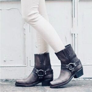 Frye 8R Harness Boots, size 8.5. Smoke charcoal, beautiful leather boots.